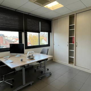 Bureau privé 14 m² 1 poste Coworking Rue Francoeur Viry-Châtillon 91170 - photo 1